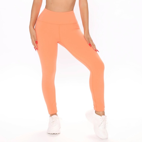 2 Piece Sport Bra and Leggings Set - Picture 3 of 5